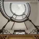 Historic Danube Luxury Chic Riverside بودابست