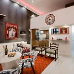 Historic Danube Luxury Chic Riverside شقة *