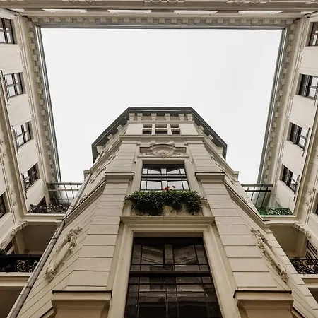 Historic Danube Luxury Chic Riverside 아파트