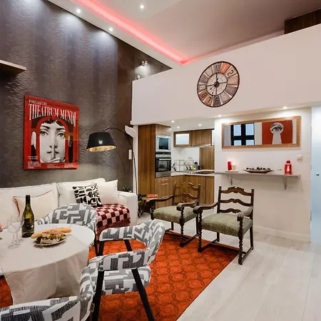 Historic Danube Luxury Chic Riverside Lejlighed *