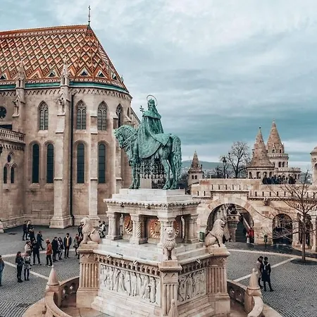 Historic Danube Luxury Chic Riverside Budapest