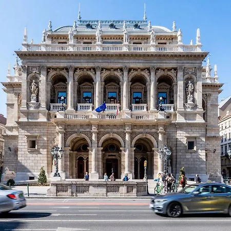 Historic Danube Luxury Chic Riverside *
