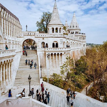 Historic Danube Luxury Chic Riverside Boedapest
