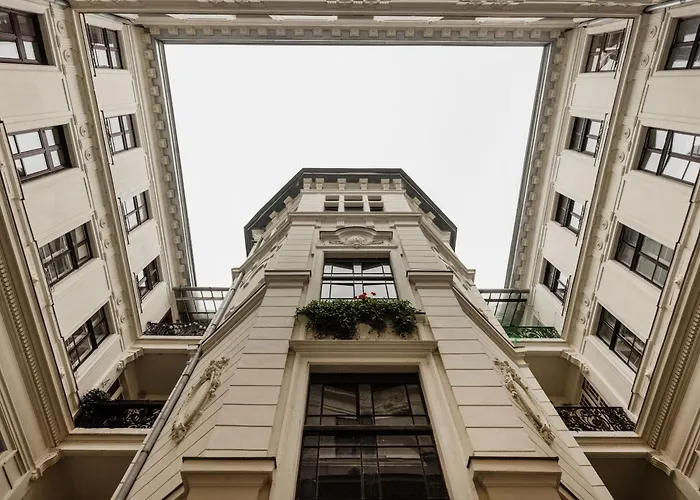 Historic Danube Luxury Chic Riverside 아파트