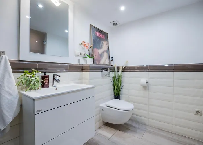 Historic Danube Luxury Chic Riverside 아파트 *