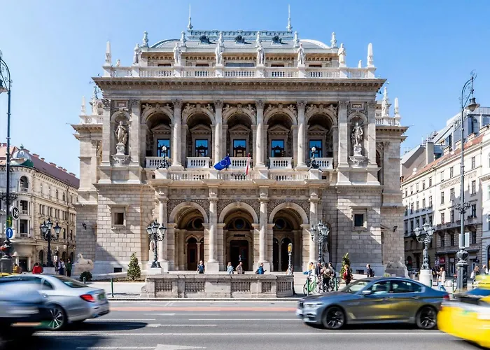 Historic Danube Luxury Chic Riverside *