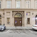 شقة Historic Danube Luxury Chic Riverside